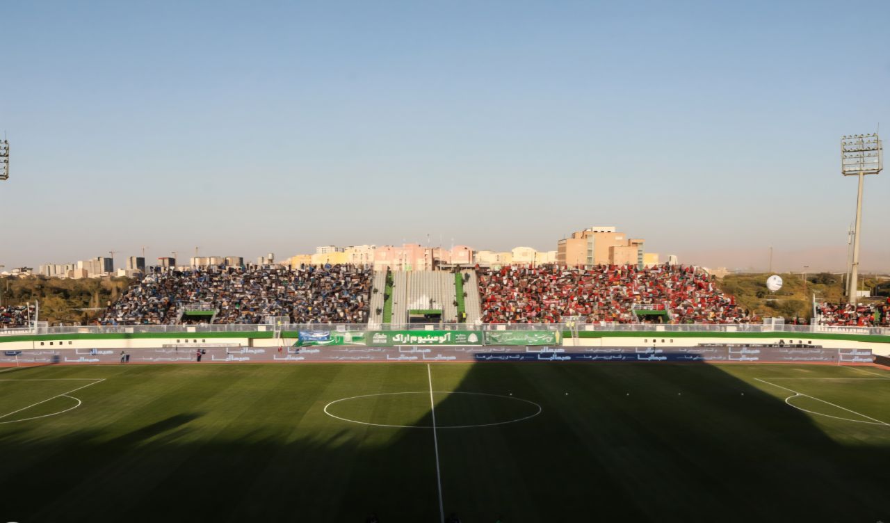 عکس از ورزشگاه امام خمینی اراک