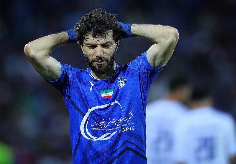 عکس از جلال الدین ماشاریپوف هافبک ازبکستانی استقلال