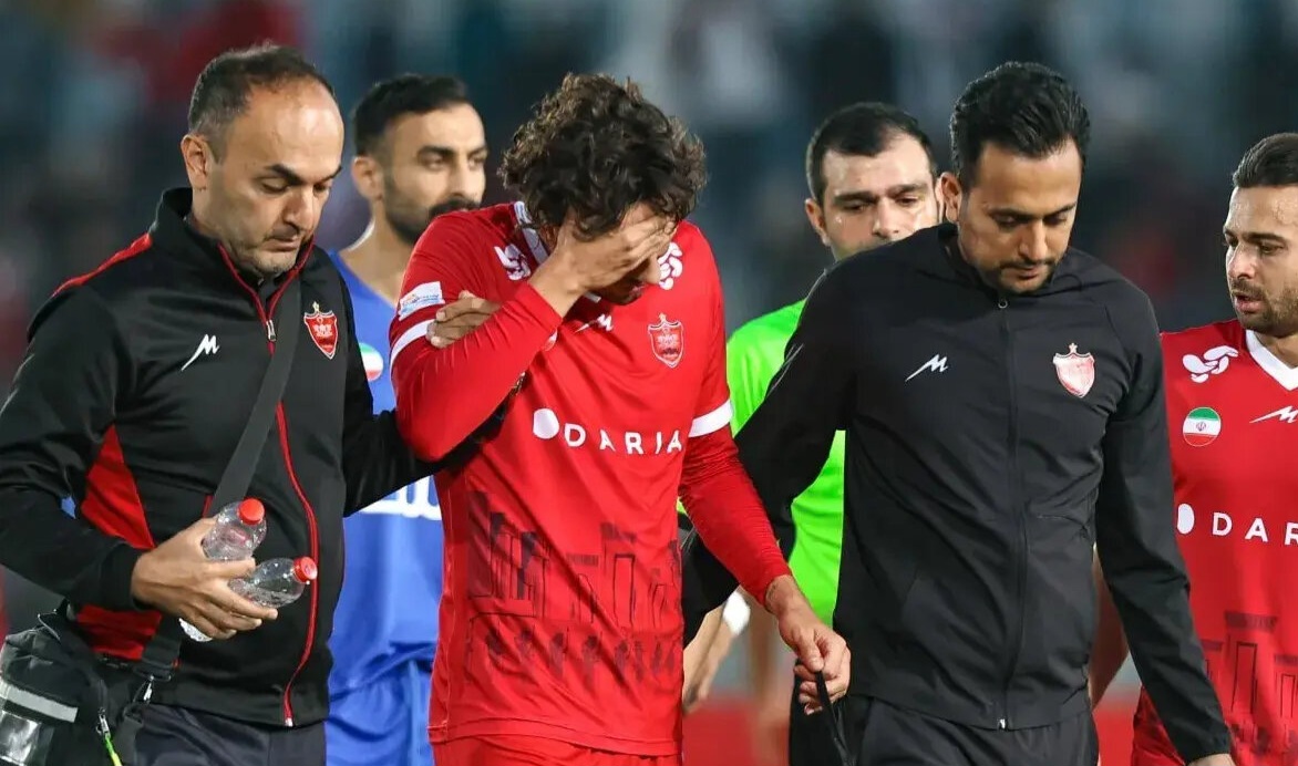 عکس از مارکو باکیچ - هافبک مونتهنگرویی پرسپولیس - مصدومیت