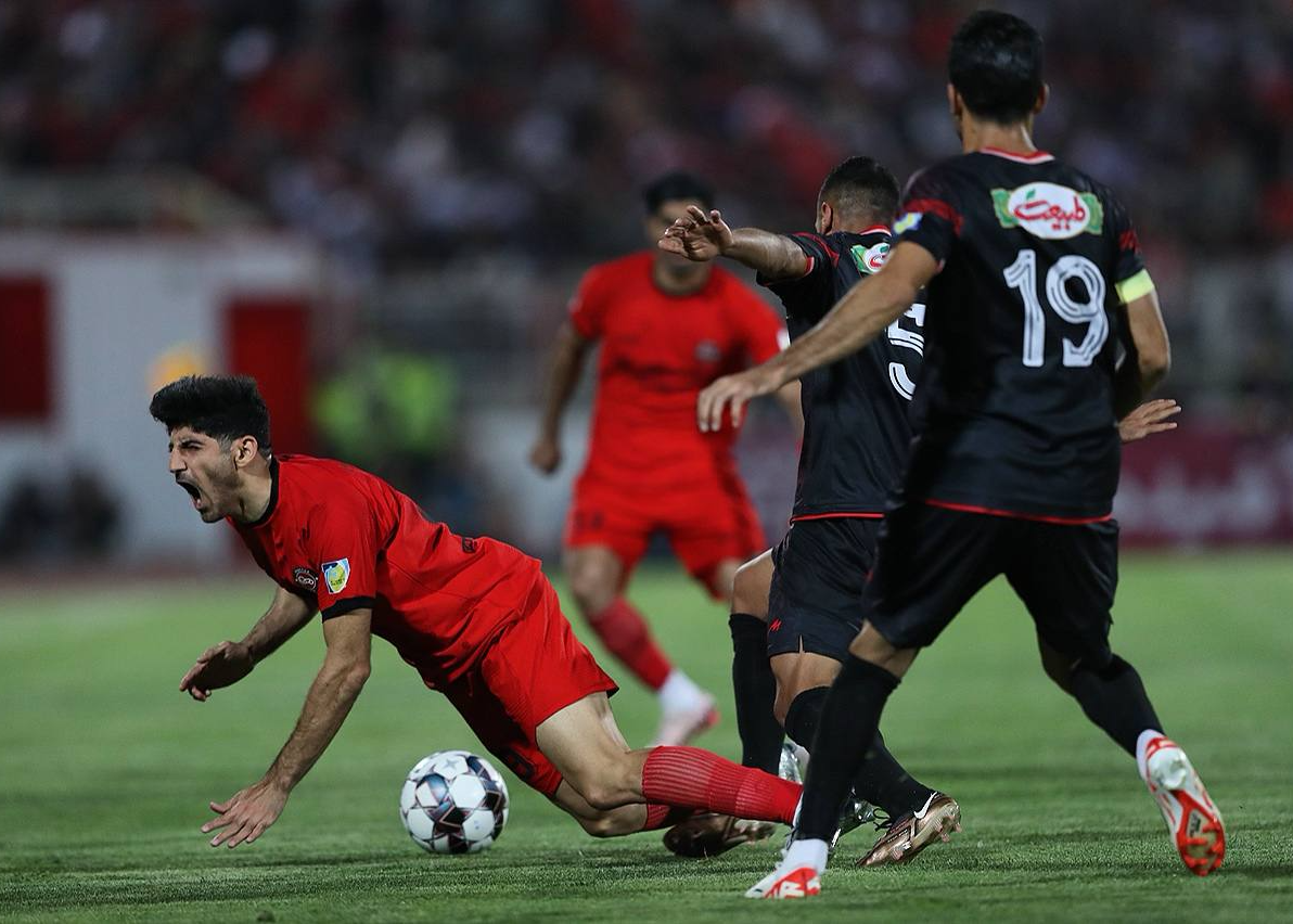 عکس از مهدی ترابی در بازی تراکتور - پرسپولیس ۱۴۰۳