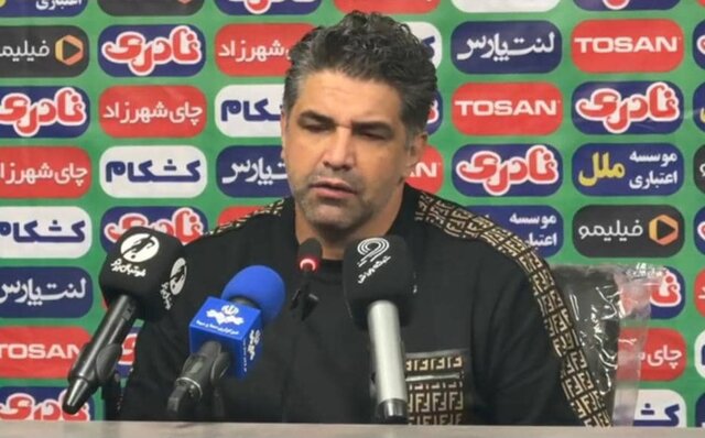 عکس از پیروز قربانی سرمربی تیم فجرسپاسی