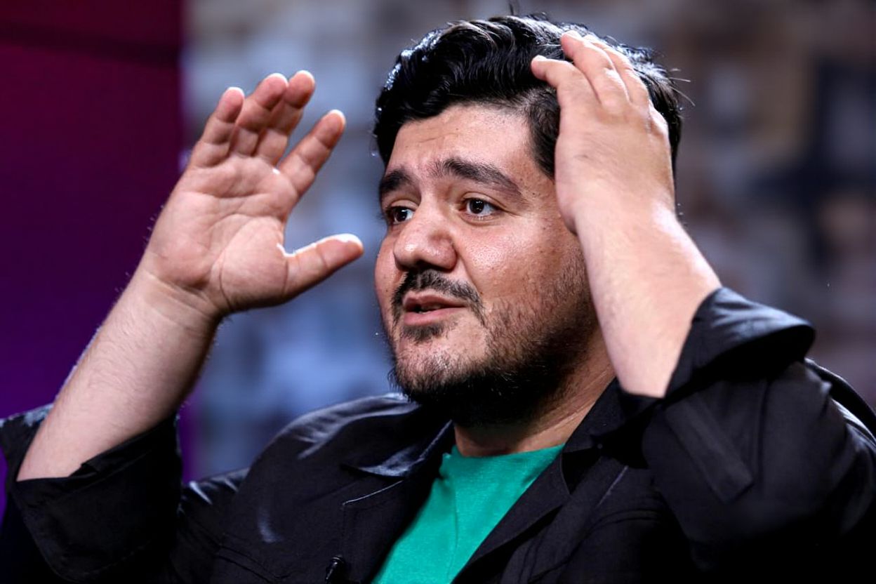 عکس از رسول مهربانی مجری صداوسيما