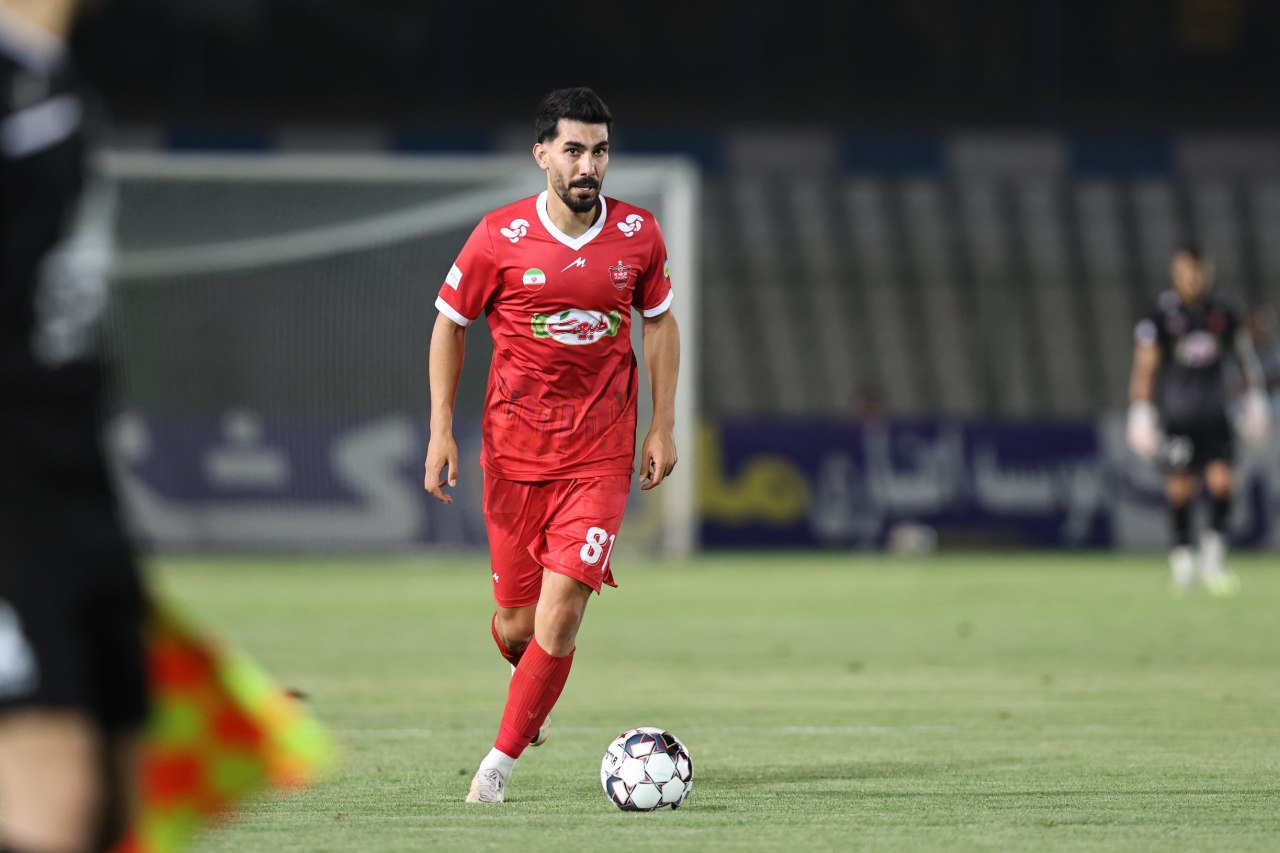 عکس از رضا شکاری هافبک پرسپولیس
