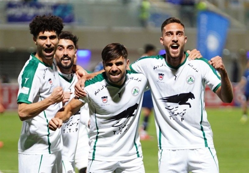 عکس از خوشحالی بعد از گل بازیکنان ذوب آهن