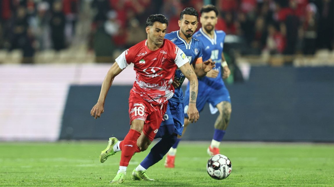 عیسی آل کثیر مهاجم پرسپولیس در فصل پیش، خرید جدید استقلال تهران - محمود مطلق زاده بازیکن استقلال خوزستان در فصول قبل - لیگ برتر ایران
