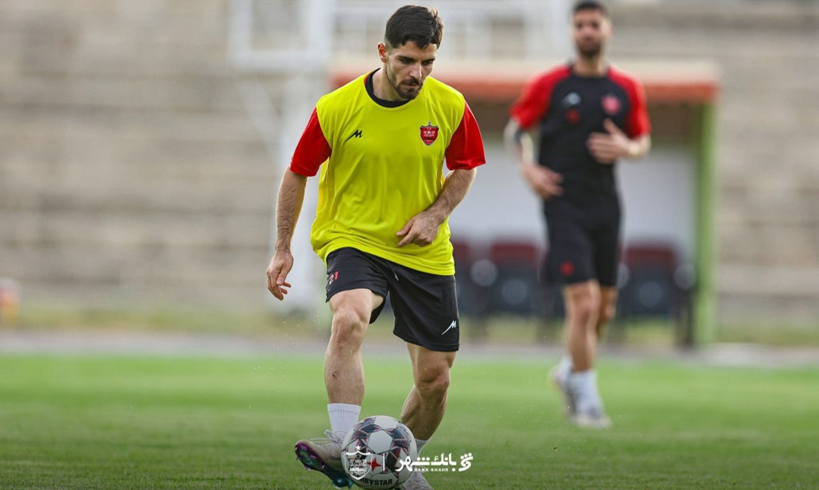 محمد عمری وینگر پرسپولیس و بازیکن سابق ملوان - میلاد سرلک هافبک پرسپولیس و بازیکن سابق ملوان، سپاهان و پدیده و نساجی - لیگ برتر ایران
