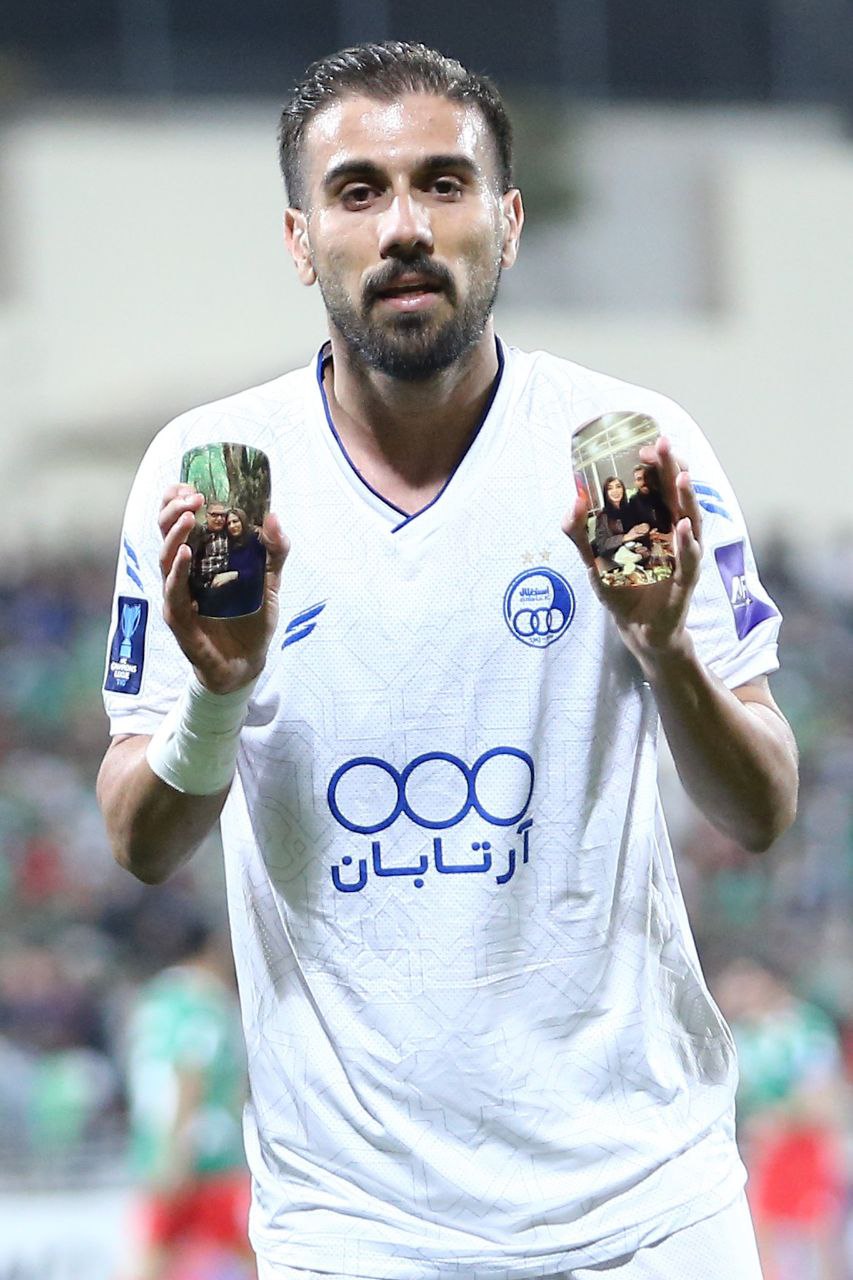 عکس از خوشحالی بعد از گل مهران احمدی