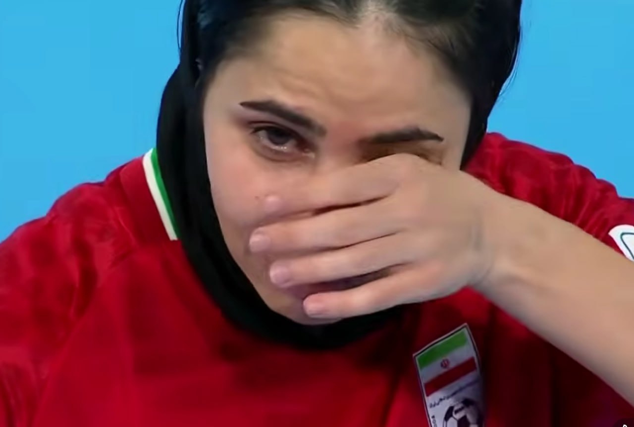 عکس از اشکهای مهسا کمالی بازیکن تیم فوتسال ایران