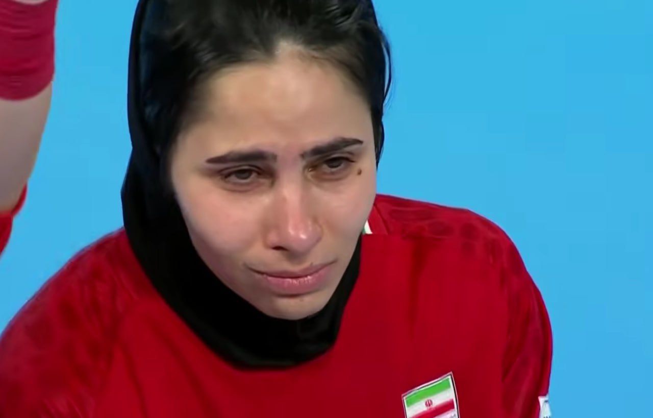 عکس از اشک.های مهسا کمالی بازیکن تیم ملی فوتسال زنان ایران