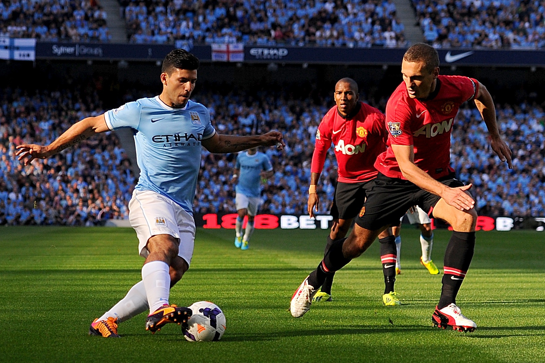 Manchester City-Manchester united-Premier League-Argentina-Etihad Stadium-Serbia-صربستان-لیگ برتر-منچسترسیتی-منچستریونایتد-آرژانتین-ورزشگاه اتحاد