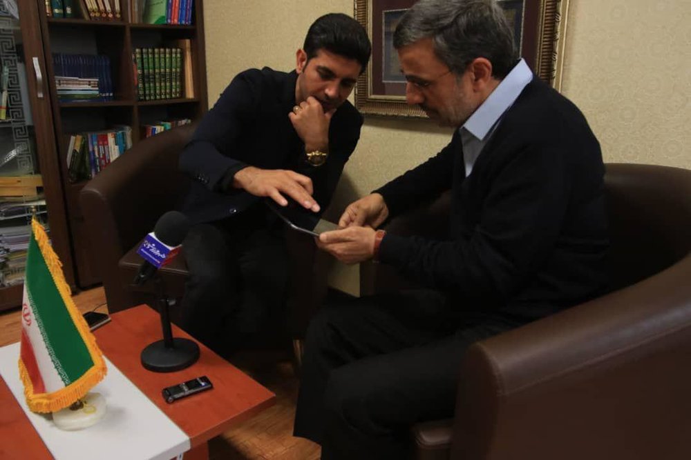 محمود احمدینژاد: استقلالی هستم/ بازی پرسپولیس و السد به ورزشگاه میروم...علی کریمی از من فاصله می گیرد