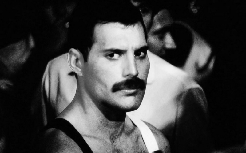 دانلود آهنگ Time Waits For No One از Freddie Mercury