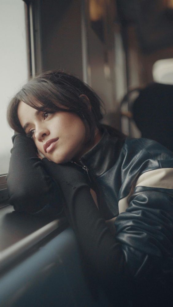 دانلود آهنگ جدید Camila Cabello - Easy