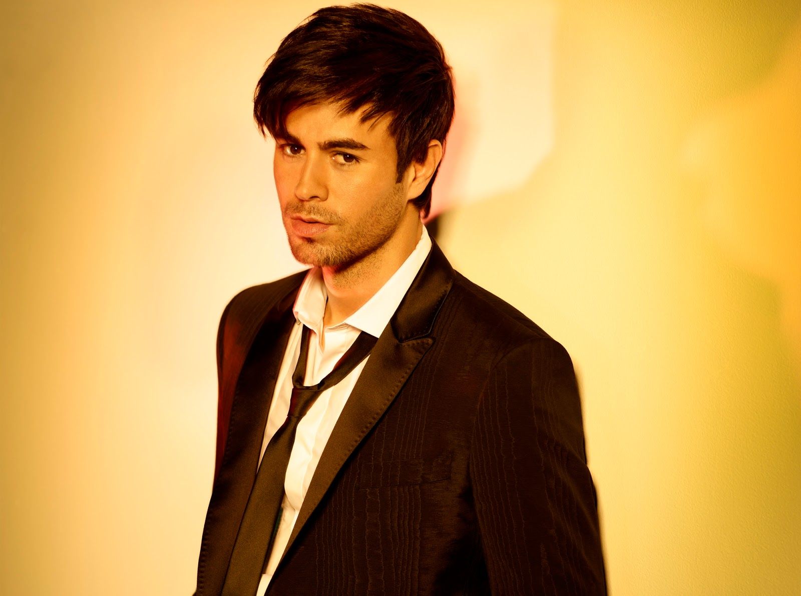 دانلود آهنگ Enrique Iglesias - Escape