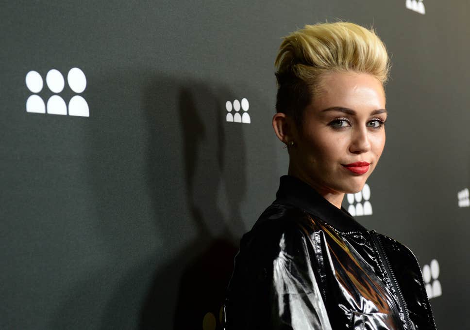 دانلود آهنگ Miley Cyrus - We Can't Stop