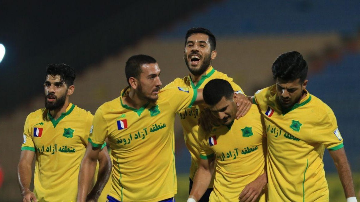 سپاهان به دنبال هافبک صنعت نفت