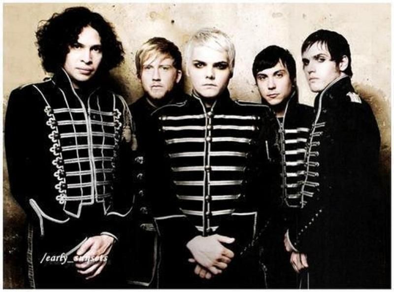(مای کمیکال رومنس - به لشکر سیاه خوش آمدید) My Chemical Romance - Welcome to Black Parade