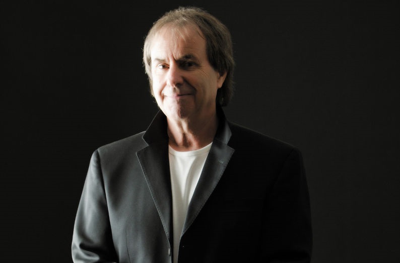 دانلود آهنگ Chris De Burgh - People Of The World