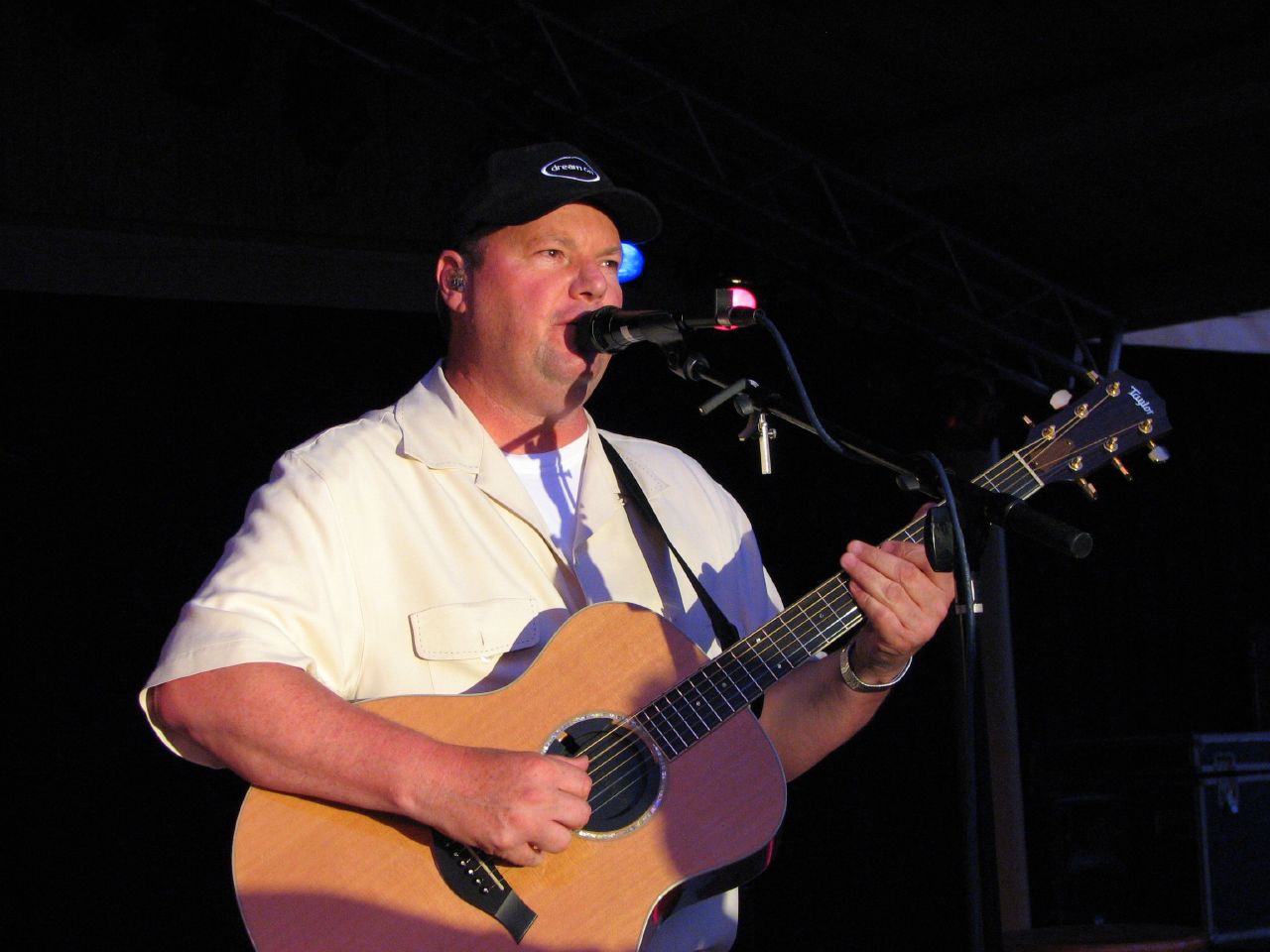 دانلود آهنگ Christopher Cross - Arthur's Theme (The Best That You Can Do)