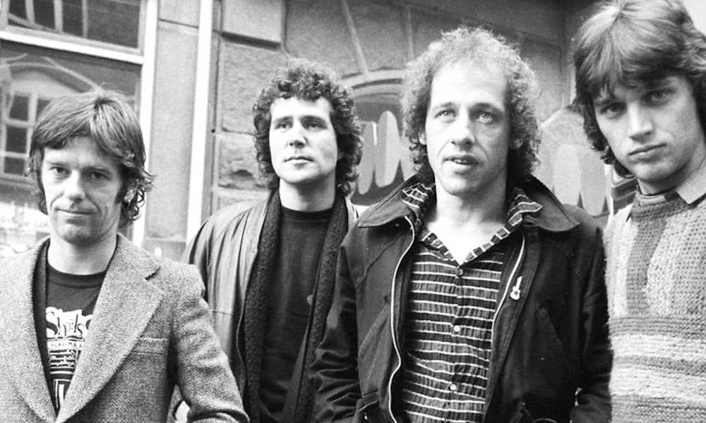دانلود آهنگ زیبای Dire Straits - Brothers In Arms