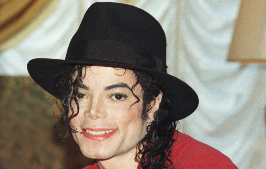 دانلود آهنگ زیبای Michael Jackson - You Are Not Alone