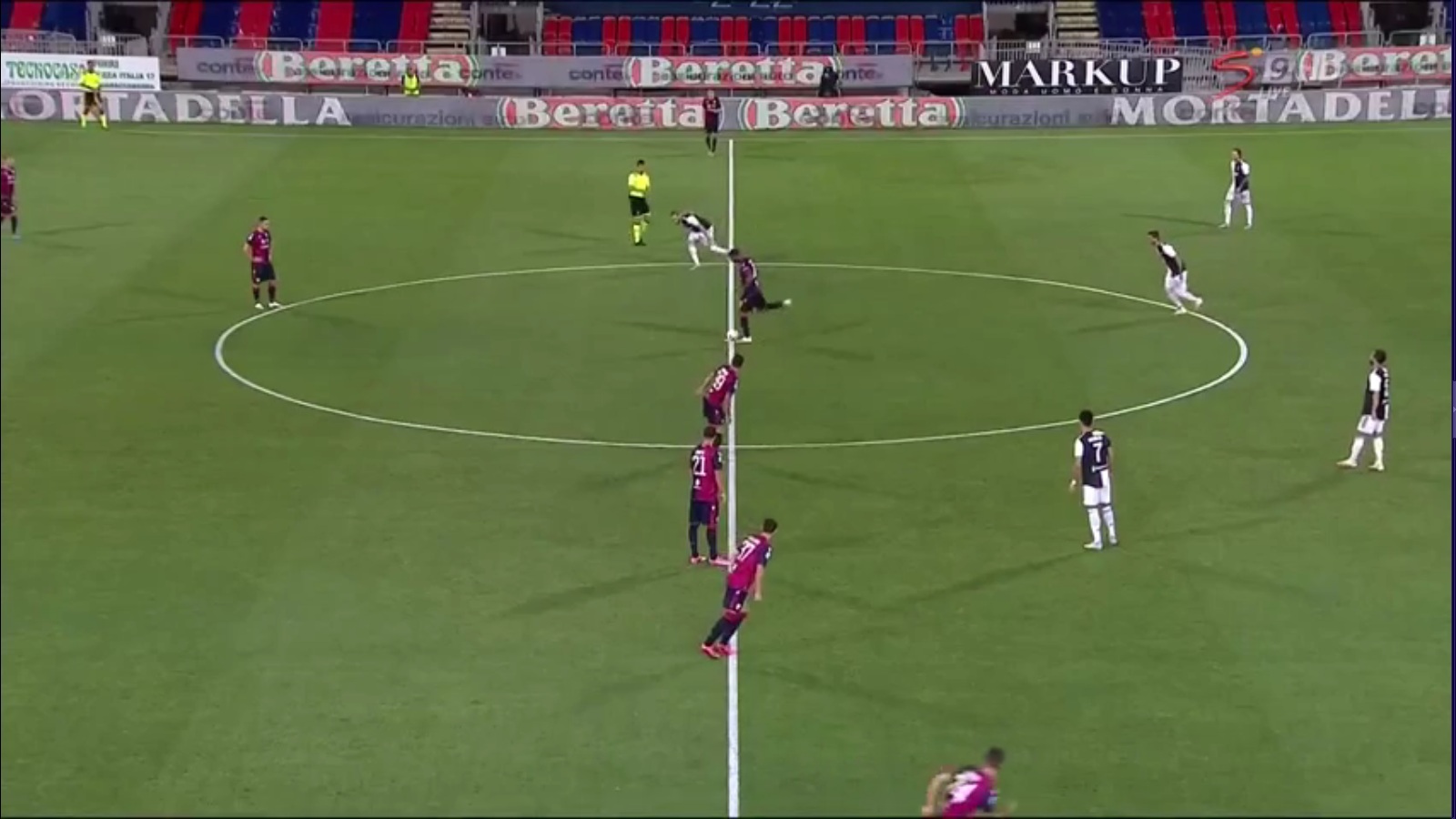 کالیاری / یوونتوس / سری آ / ایتالیا / cagliari / juventus