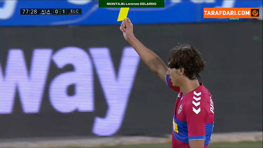 کارت زرد بازیکن الچه به داور در جریان بازی با آلاوز در لالیگا / ویدیو