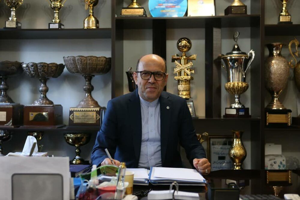 احمد سعادتمند برای روحیه دادن به بازیکنان استقلال راهی قطر می شود