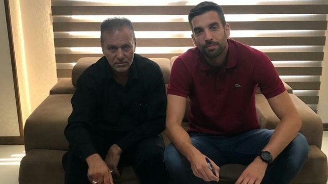 شکایت بازیکنی که تنها یک ماه با گل گهر تمرین کرد؛ سیرجانیها دفاعیات خود را در خصوص اوروش دلیچ به فیفا ارسال کردند