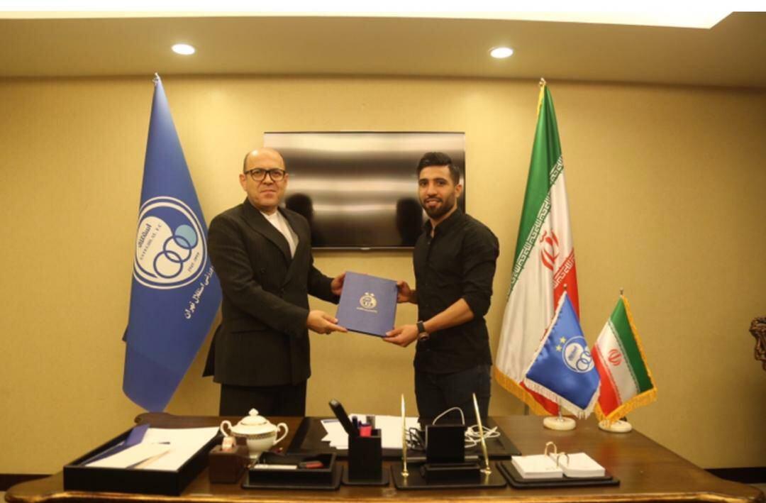 فرشید اسماعیلی قرارداد خود را با استقلال تمدید کرد / رسمی