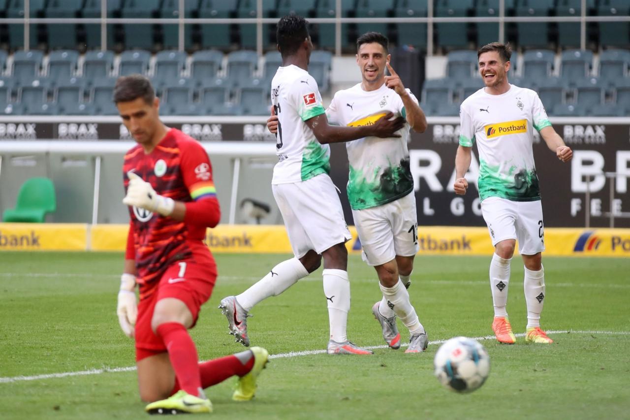 مونشن گلادباخ 3-0 وولفسبورگ؛ صعود موقت به رده چهارم