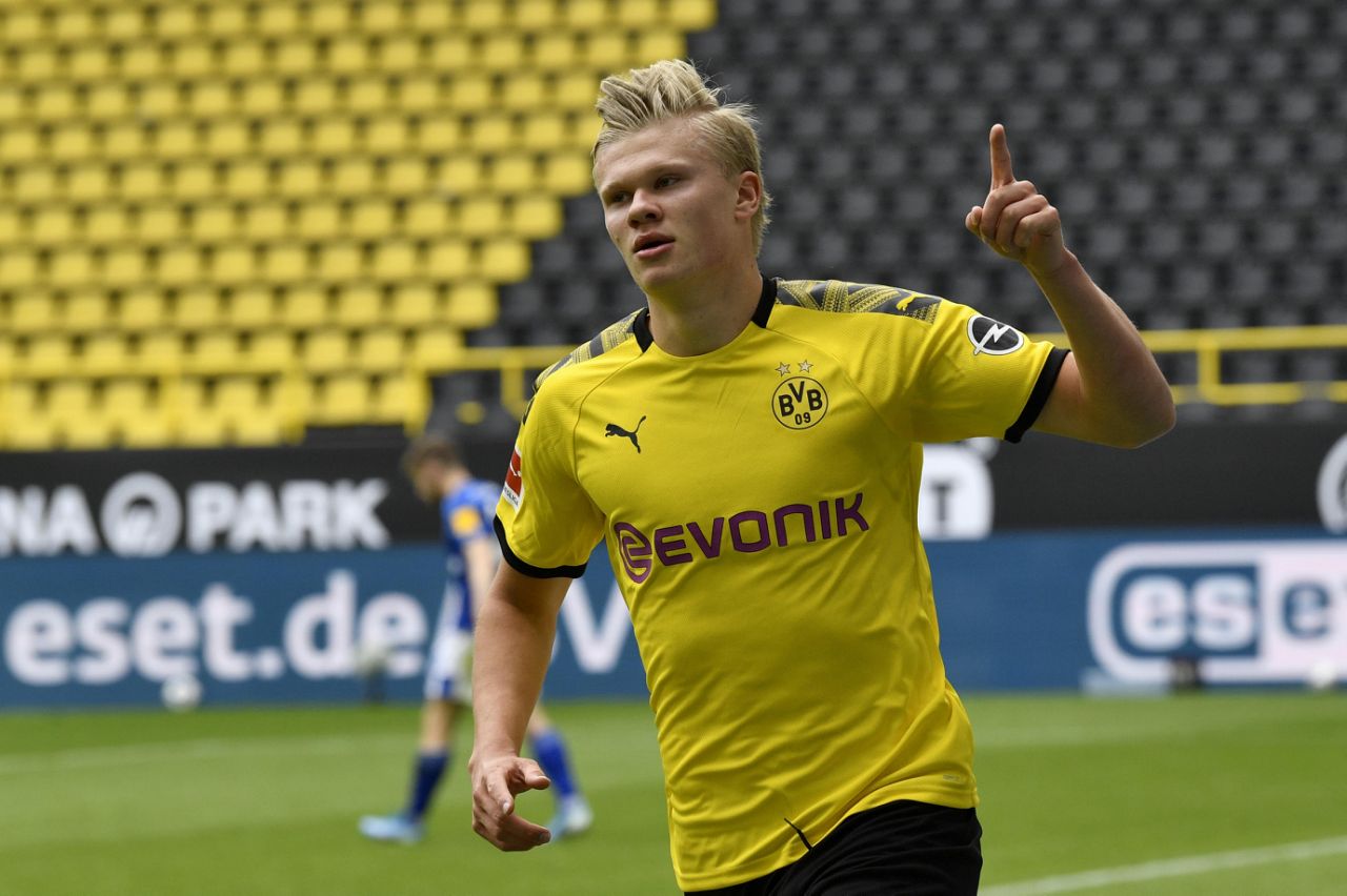 دورتموند-مهاجم دورتموند-نروژ-بوندس لیگا-سیگنال ایدونا پارک-Dortmund