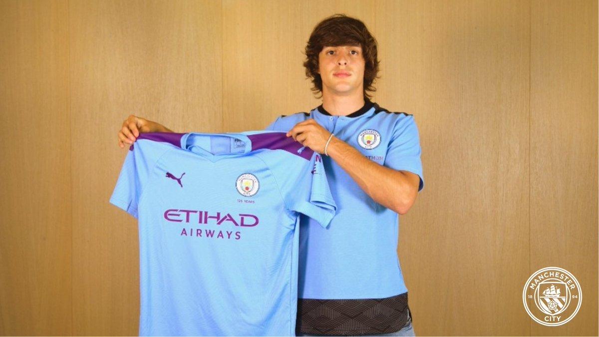 منچسترسیتی / مهاجم منچسترسیتی / اسپانیا / Manchester City