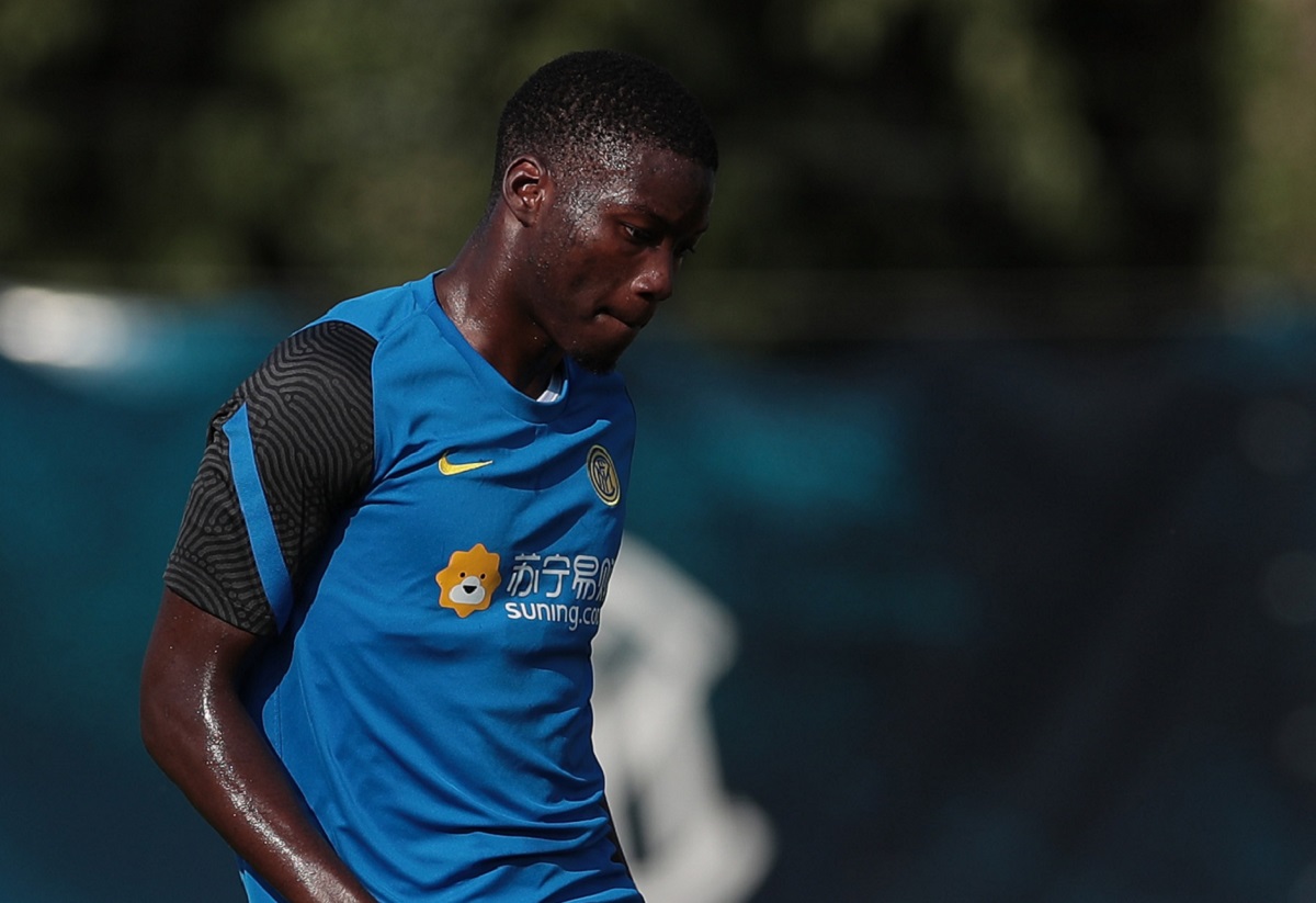 اینتر/هافبک فرانسوی/Inter/French midfielder