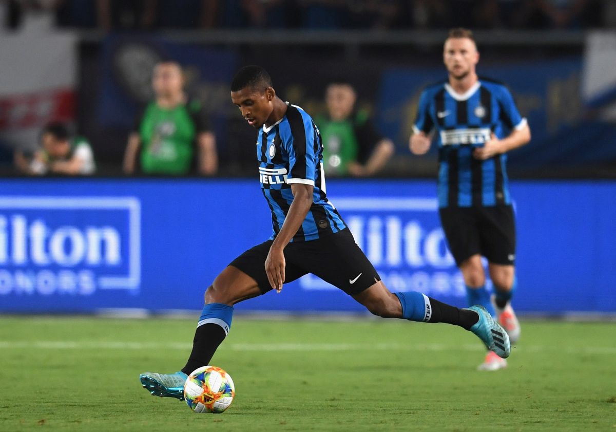 اینتر/مدافع چپ برزیلی/Inter/Brazilian Left back