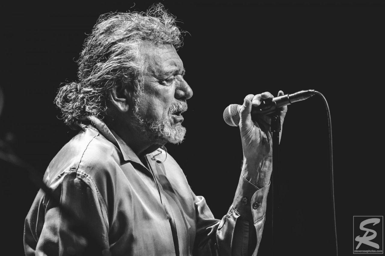 دانلود آهنگ Moonlight in Samosa از Robert Plant