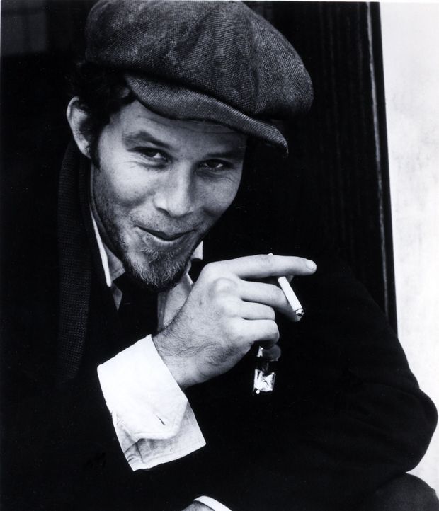 دانلود آهنگ Tom Traubert's Blues از Tom Waits