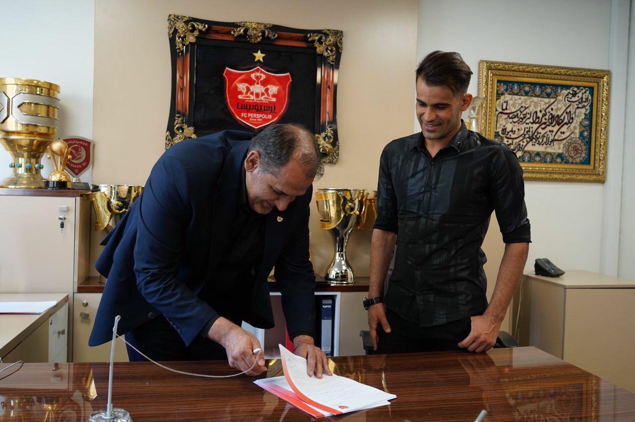 عیسی آل کثیر شماره 10 پرسپولیس را می پوشد
