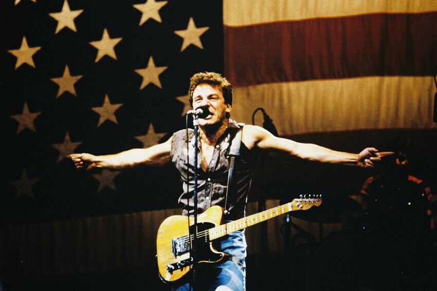دانلود آهنگ Bruce Springsteen - Darlington County