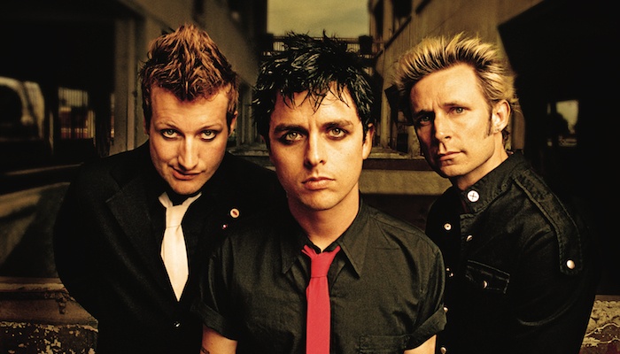 دانلود آهنگ Green Day - Wake Me Up When September Ends