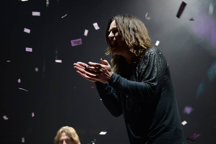 دانلود آهنگ Ozzy Osbourne - Under the Graveyard