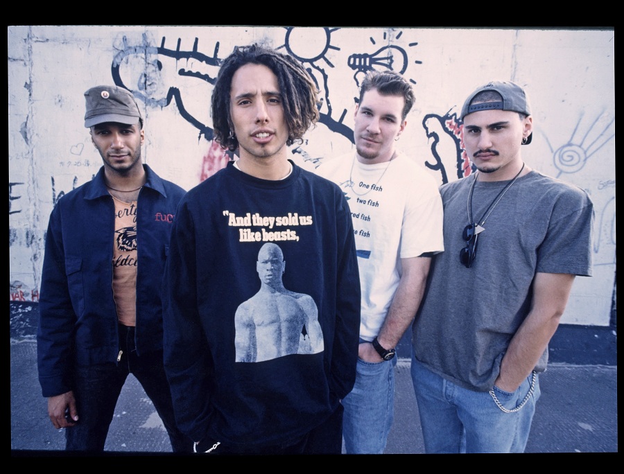 دانلود آهنگ Rage Against The Machine - Guerrilla Radio