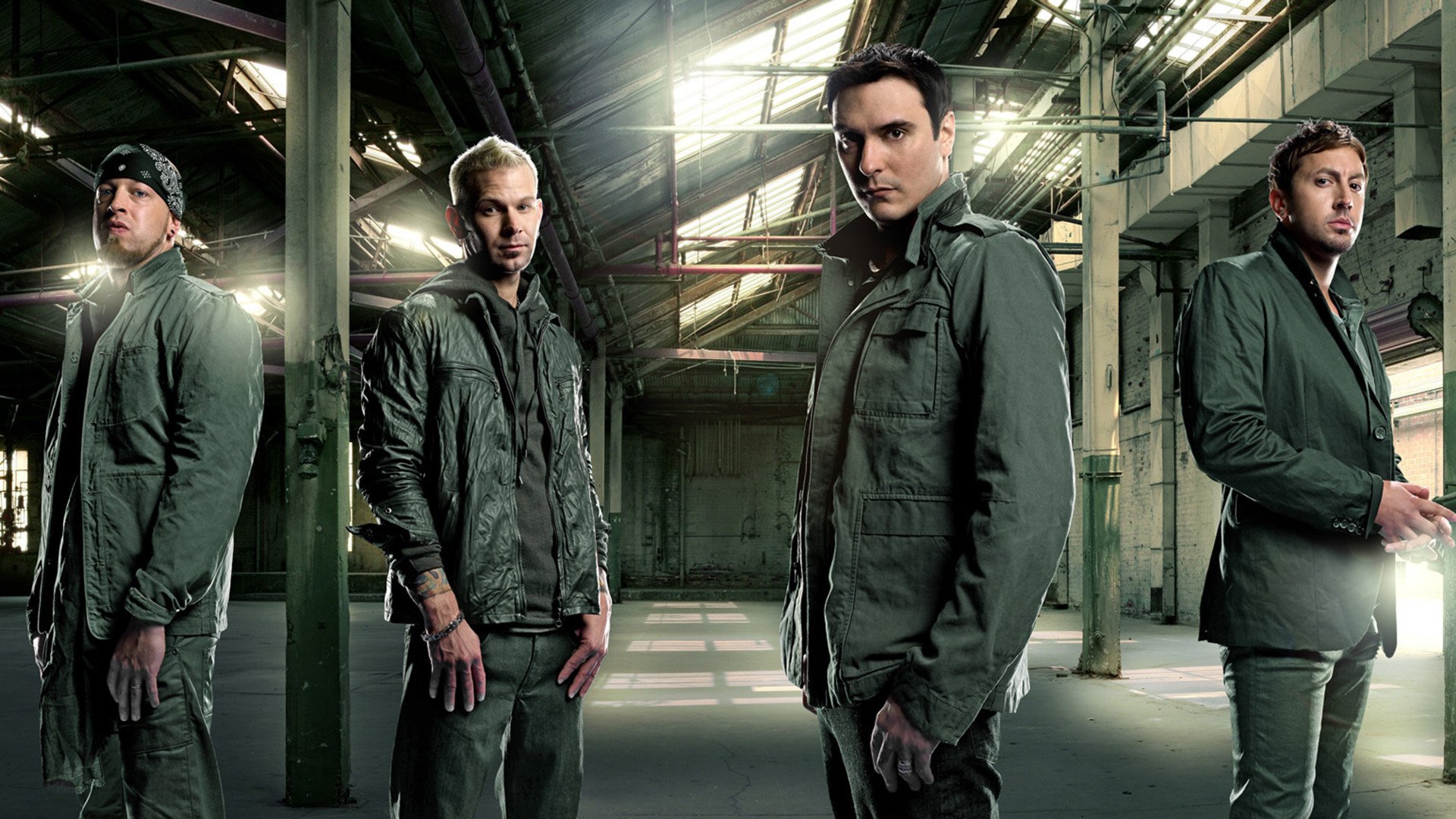 دانلود آهنگ Breaking Benjamin - The Dark of You