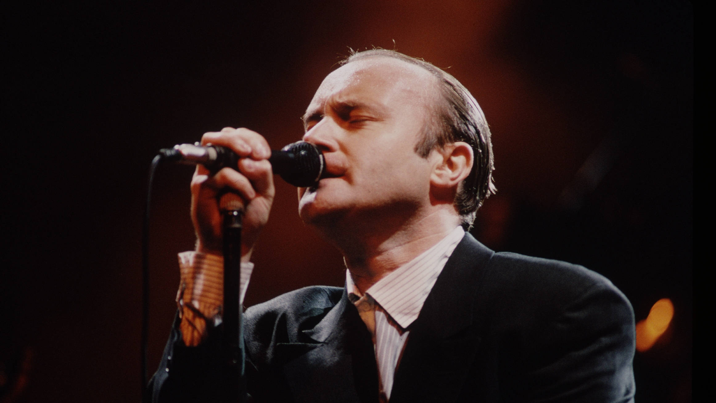 دانلود آهنگ Phil Collins - A Groovy Kind Of Love (موسیقی فیلم Buster)