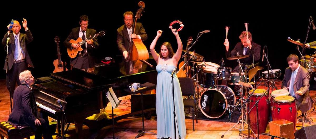 دانلود آهنگ Pink Martini - Amado Mio (موسیقی فیلم و مادرت نیز همینطور)
