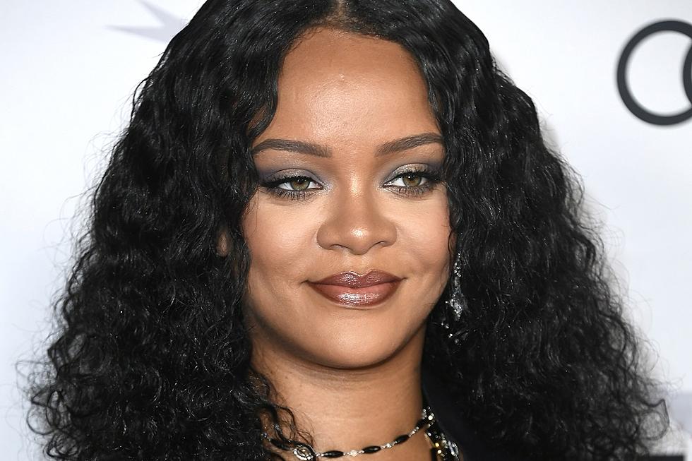دانلود آهنگ زیبای California King Bed از Rihanna