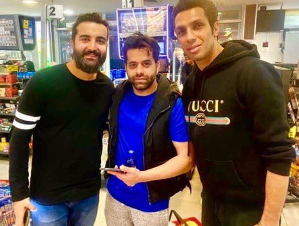 سپهر حیدری در کنار رضا بهرام