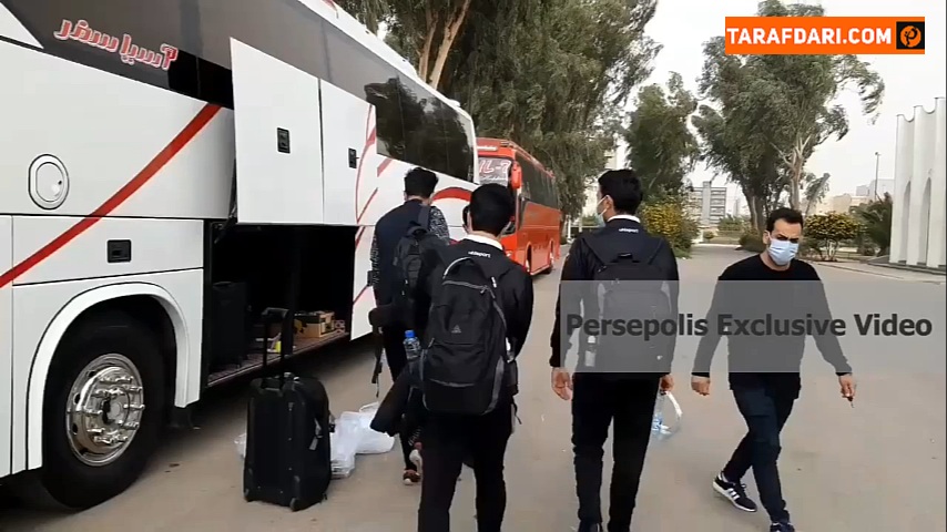 عزیمت بازیکنان پرسپولیس به شهر مسجد سلیمان برای دیدار با تیم نفت این شهر / ویدیو