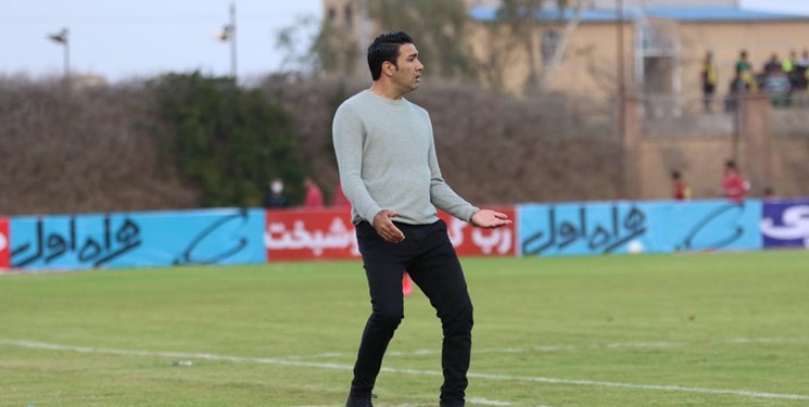جواد نکونام: داور مسابقه به من میگوید «برو سر جایت بنشین»