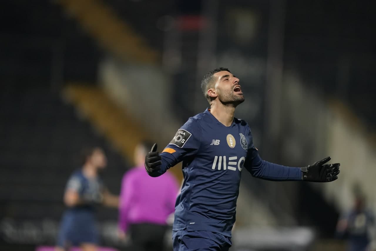 فامالیکائو 1-4 پورتو؛ درخشش طارمی با گرفتن یک پنالتی و زدن دو گل